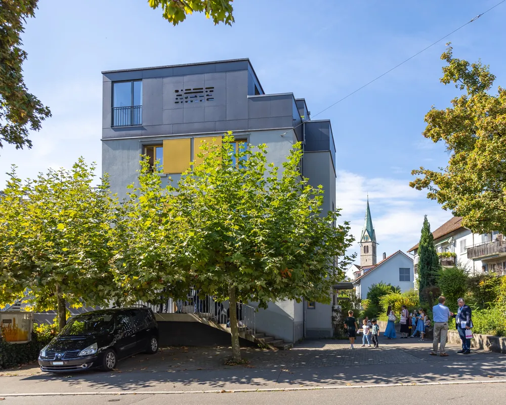 Die Gemeinde an der Dorfstrasse